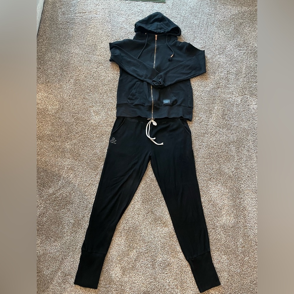 Ampersand Avenue Jogger Set